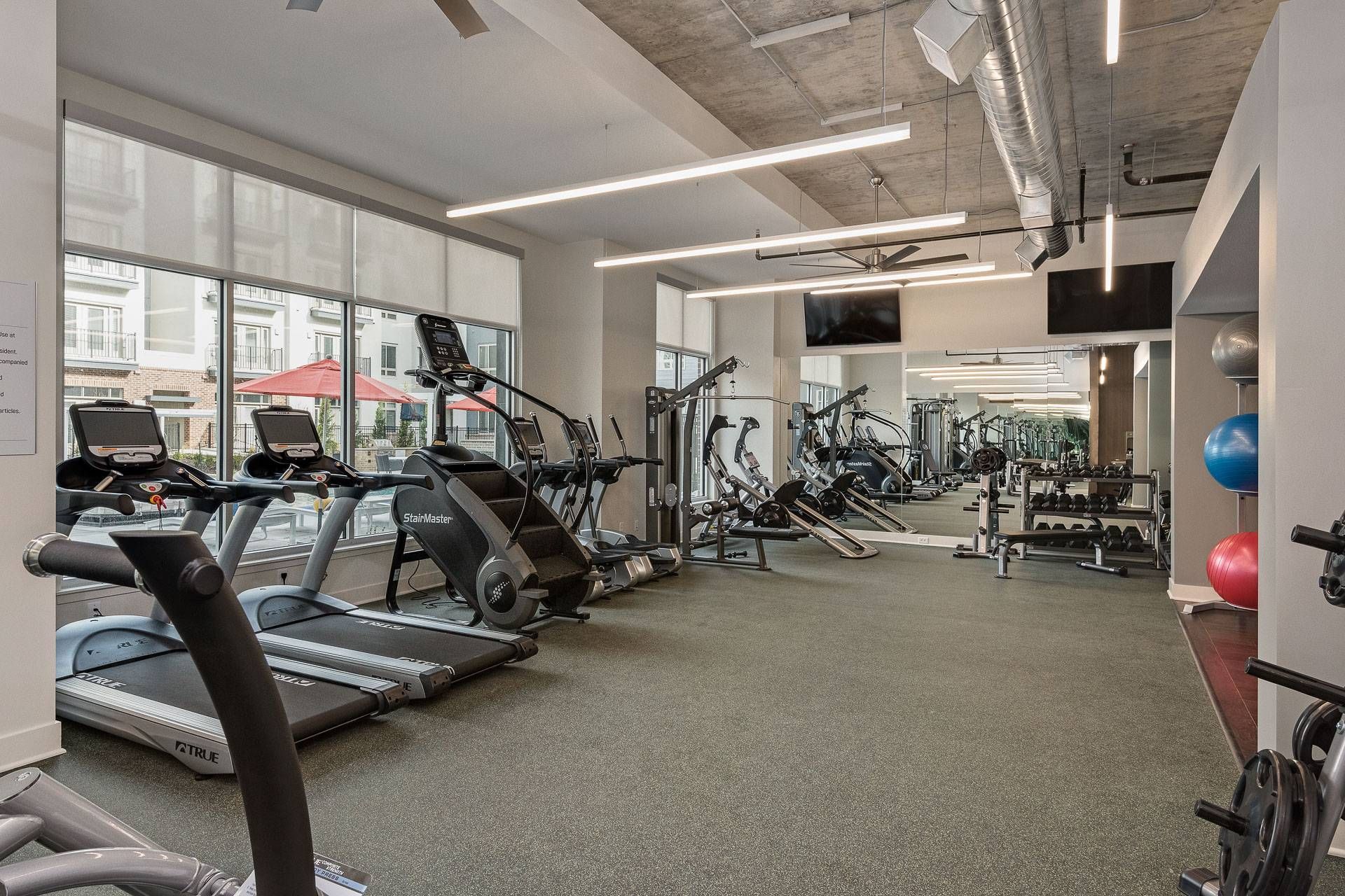 Avenue 80 apartments in Overland, KS 24-hour wellness center with modern exercise equipment.